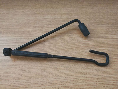 做汽車千斤頂手搖桿成型產(chǎn)品，選貝朗線材折彎機