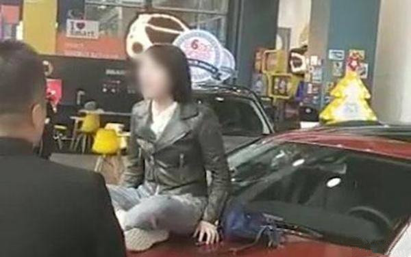 奔馳女車主維 權(quán)：到底是車的問題還是4S店的問題？